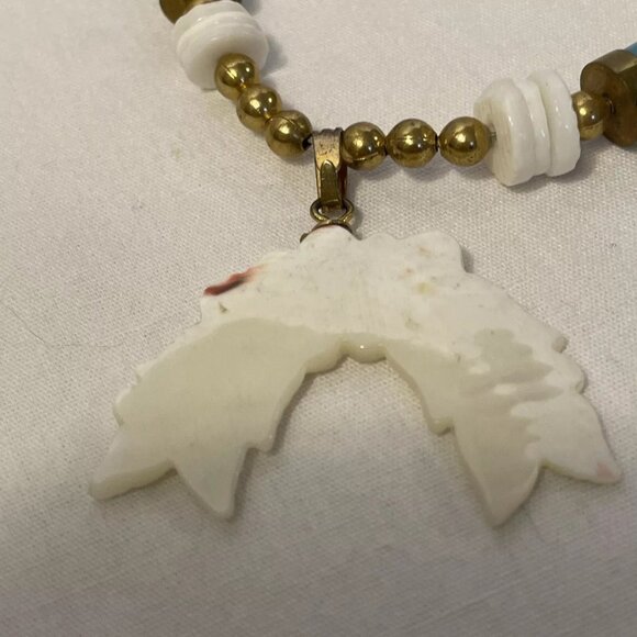 Turquoise Puka Shell Beaded Necklace Carved Mother of Pearl Pendant Vintage - Picture 8 of 10